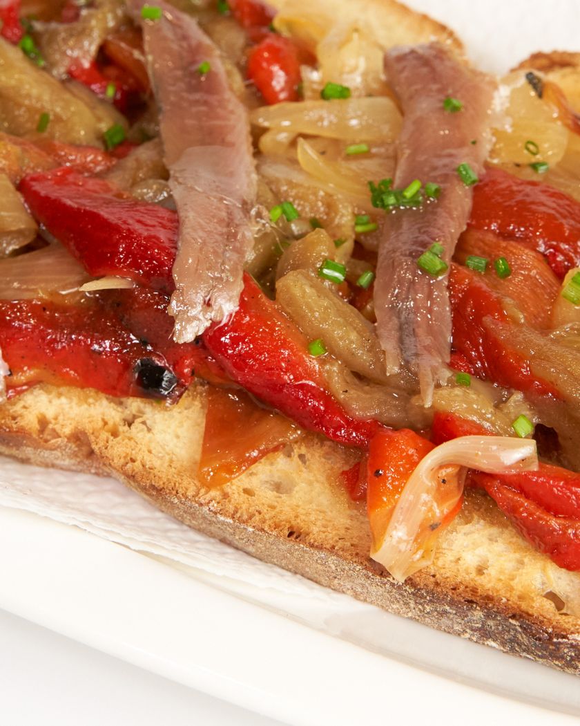 tostada de anchoas 